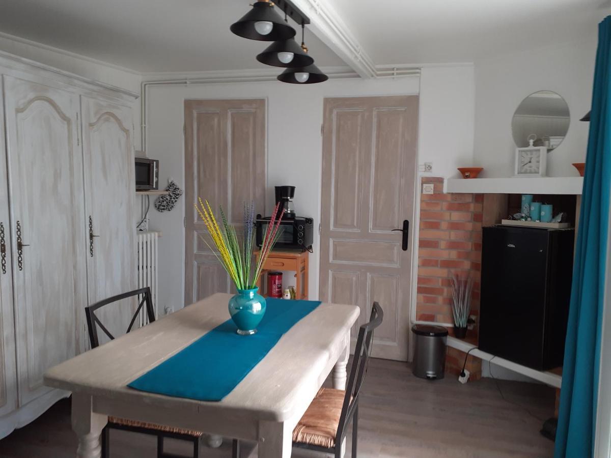 Relais Des Tourterelles Bed & Breakfast La Neuville-aux-Joutes Exterior photo